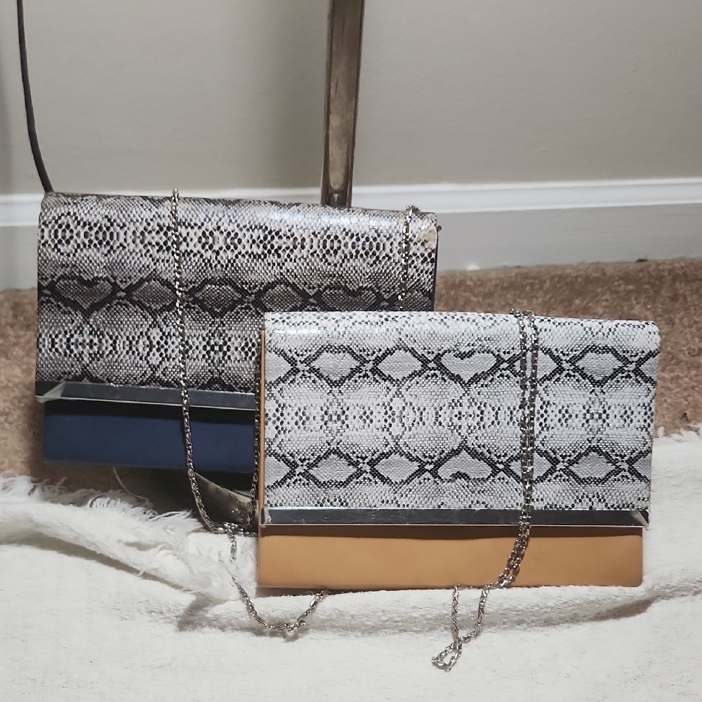 Elegant Snakeskin Pattern Clutch
